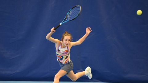 VIDEO ⟩ Kuulsa turniiri võitnud 11-aastane Eesti tennisist püüdis Prantsusmaal pilke