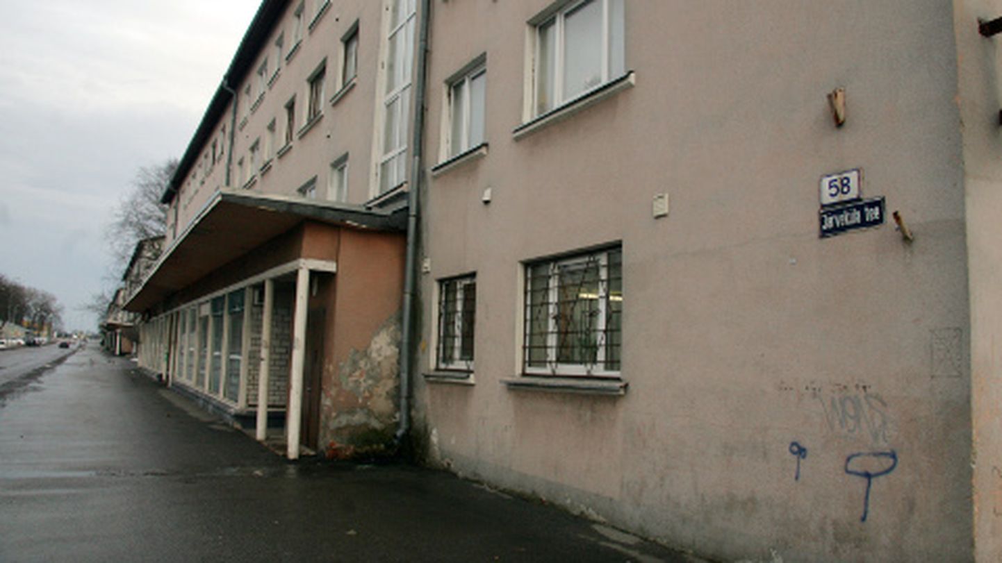 Kohtla-Järve Järveküla tee 58. majas on üks võlgnik riik.