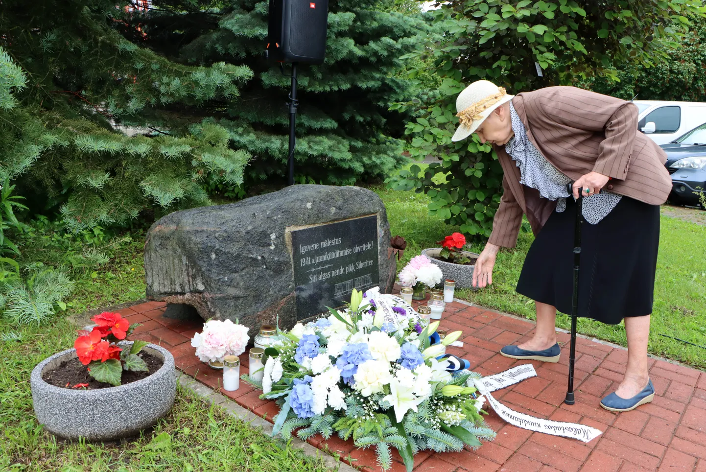 Поминовение жертв июньской депортации состоялось также 14 июня около памятного камня, установленного в Йыхви рядом с железнодорожной станцией.