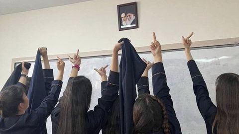 В Иране пересматривается требование носить хиджаб