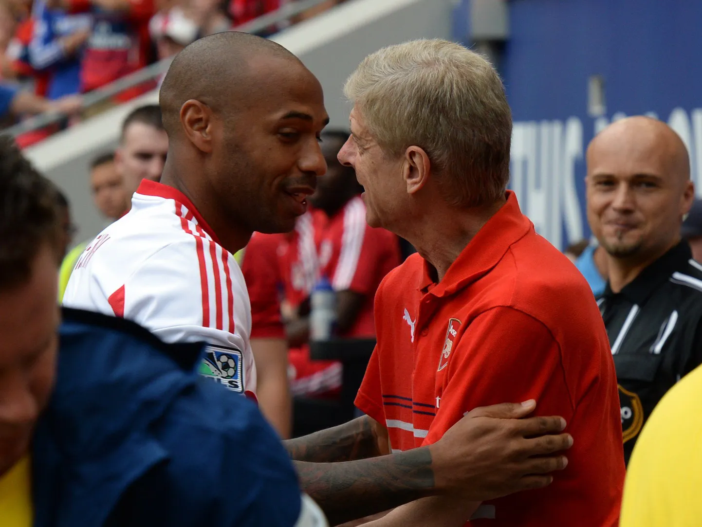 Thierry Henry (vasakul) kohtus viimati mängijana praeguse Arsenali peatreeneri Arsene Wengeriga (paremal) 2014. aastal, kui peeti sõprusmäng New York Red Bullsi ja Arsenali vahel. Kas suvel lõppeb 22 aastat kestnud Wengeri valitsemisperiood ning Henry saab Arsenali etteotsa?