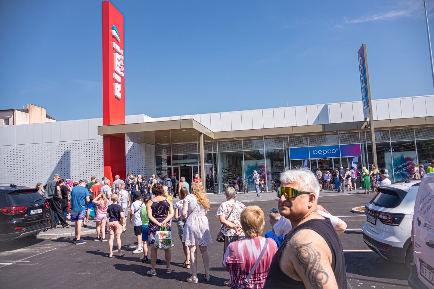 Pärnus avati uus juunis Rimi supermarket.