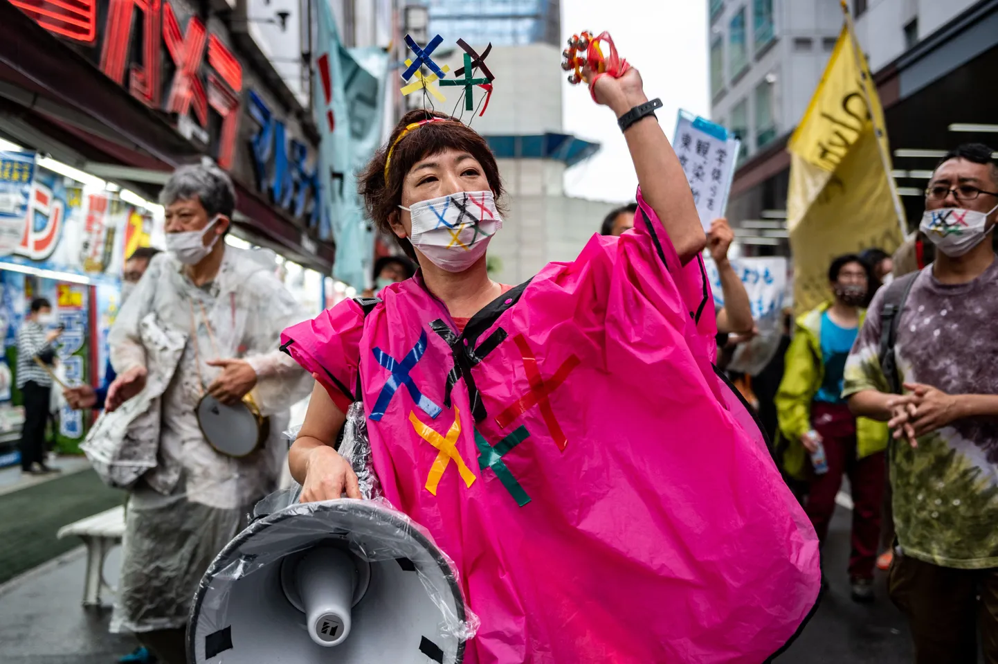 Aktīvisti protestē pret olimpisko spēļu rīkošanu Tokijā