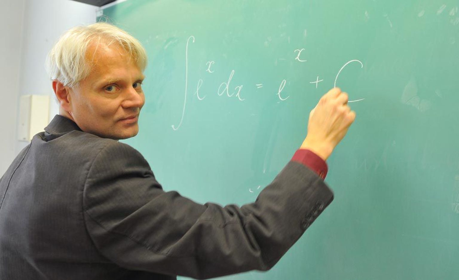 Tallinna reaalkooli matemaatikaõpetaja Villu Raja sõnul meenutab     uus õppekava talle seda matemaatikat, mida ta ise 80ndatel koolis õppis, sest vahepeal tehti ­aineprogrammi lihtsalt kergemaks.