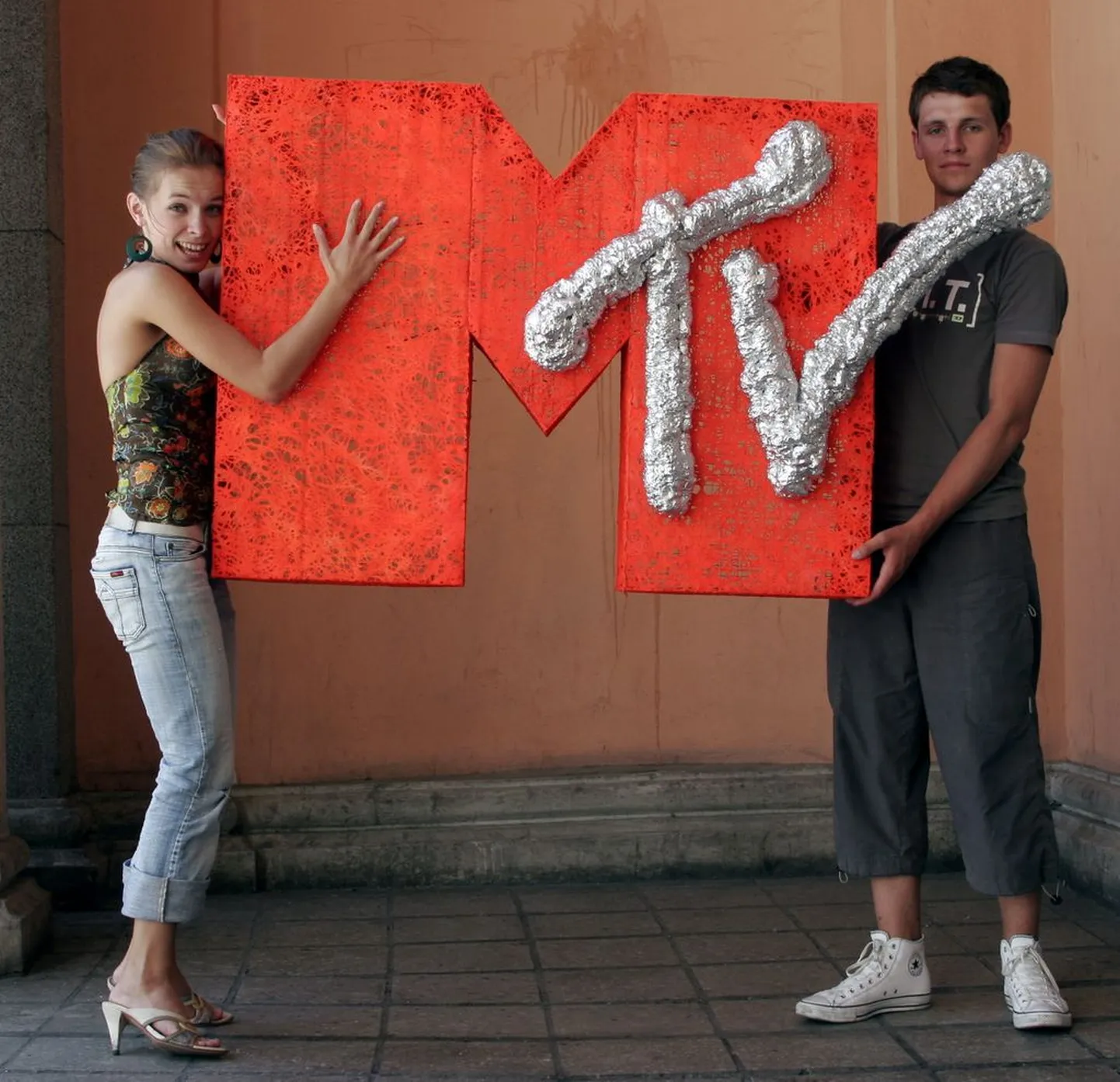 MTV Eesti VJd Kadri Bussov ja Martin Veisman
