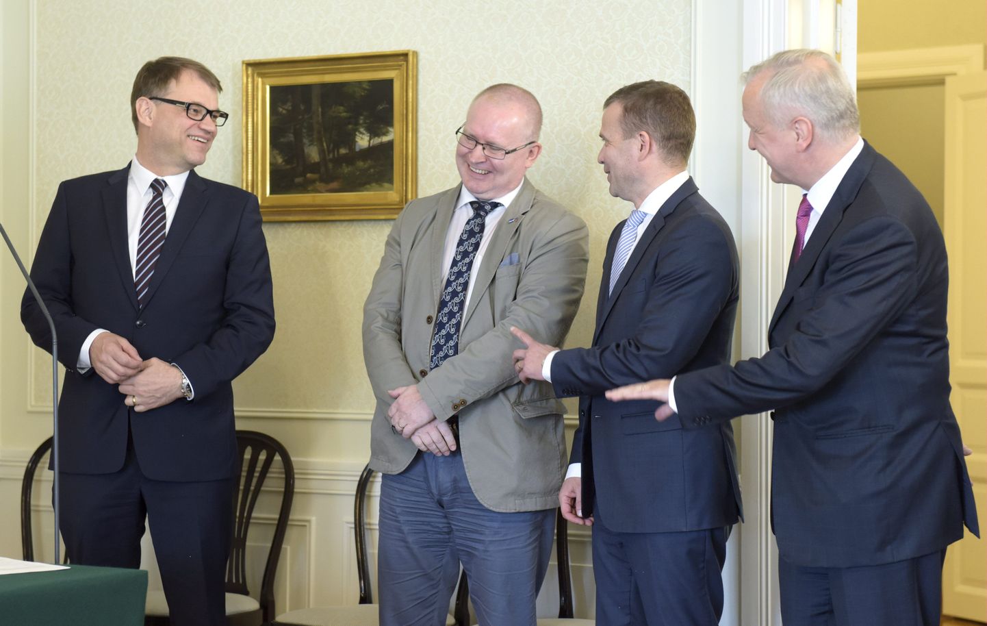 Soome valitsus eesotsas peaminister Juha Sipiläga (vasakul) allkirjastas 14. juunil pikalt läbi räägitud reformipaketi, mis peaks aitama Soome majanduse tagasi kasvurajale.
