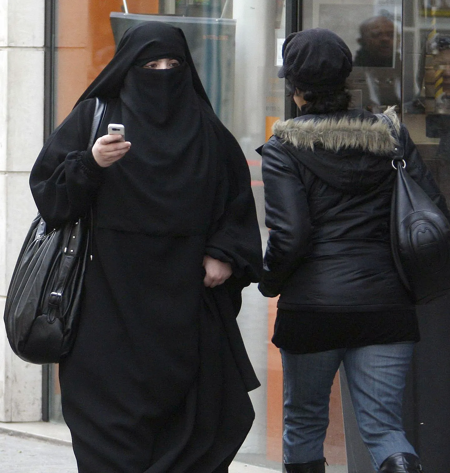 Мусульманка в парижском пригороде Сен-Дени.