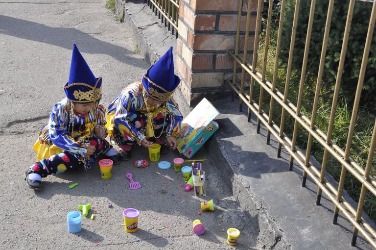 Kirgiisi lapsed mängimas. Foto: