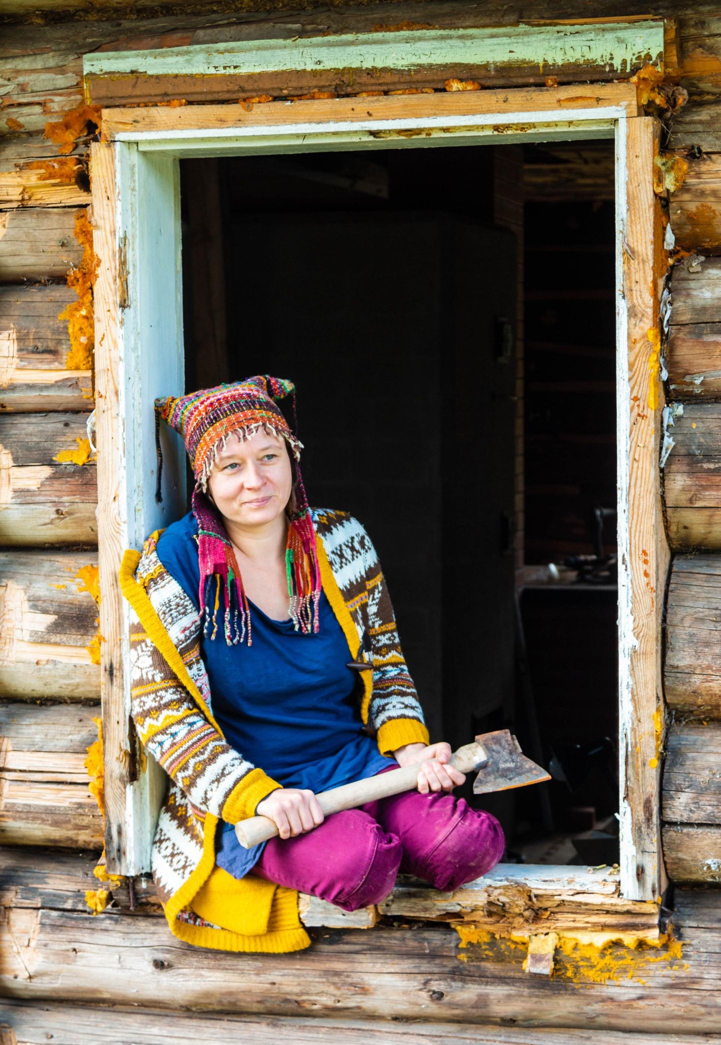 Ungarlannast filmitegija Edina Csüllög korraldab terve oktoobrikuu Misso kandis asuvas kodus talguid, et talveks ikka oma majja elama saada.