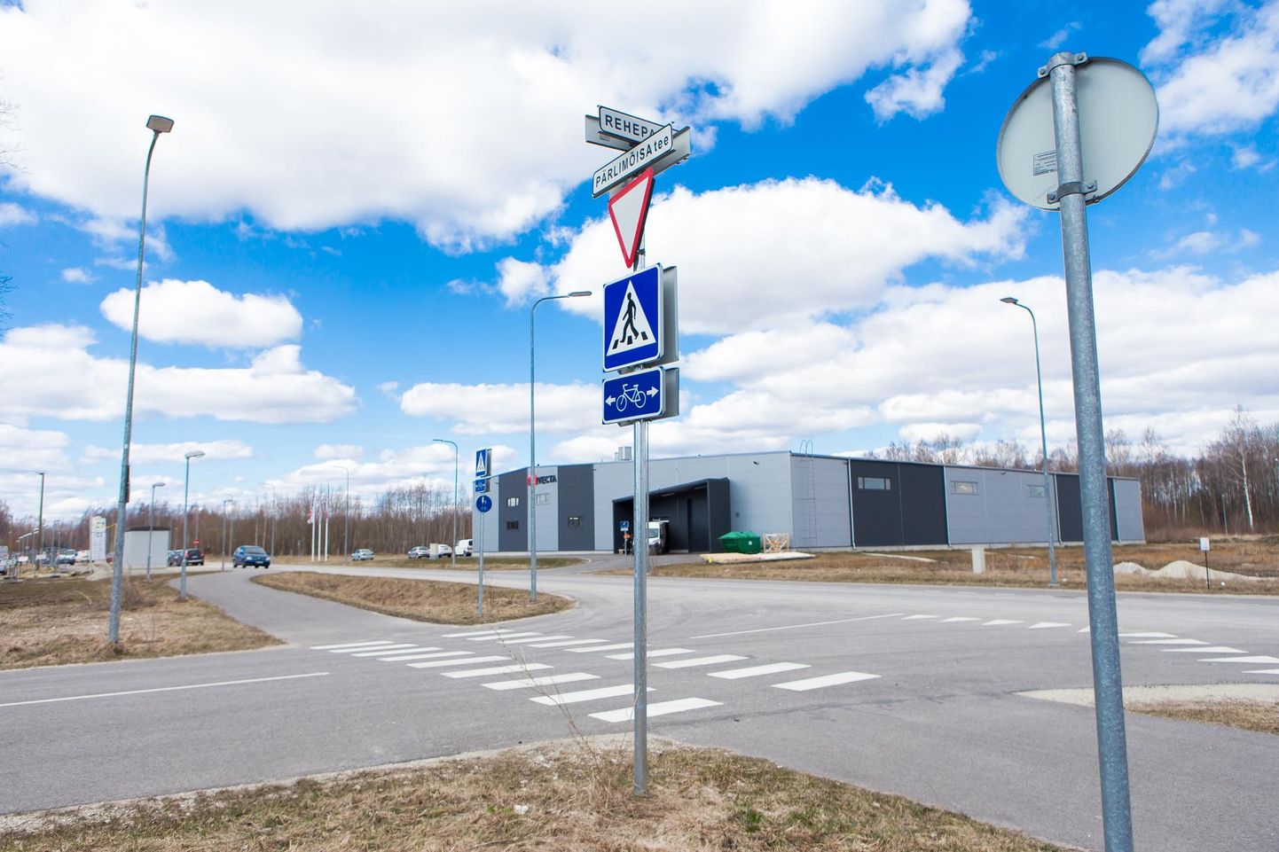 Loode-Pärnu tööstusala, kus on välja ehitatud tänavad ning rajatud kommunikatsioonid.