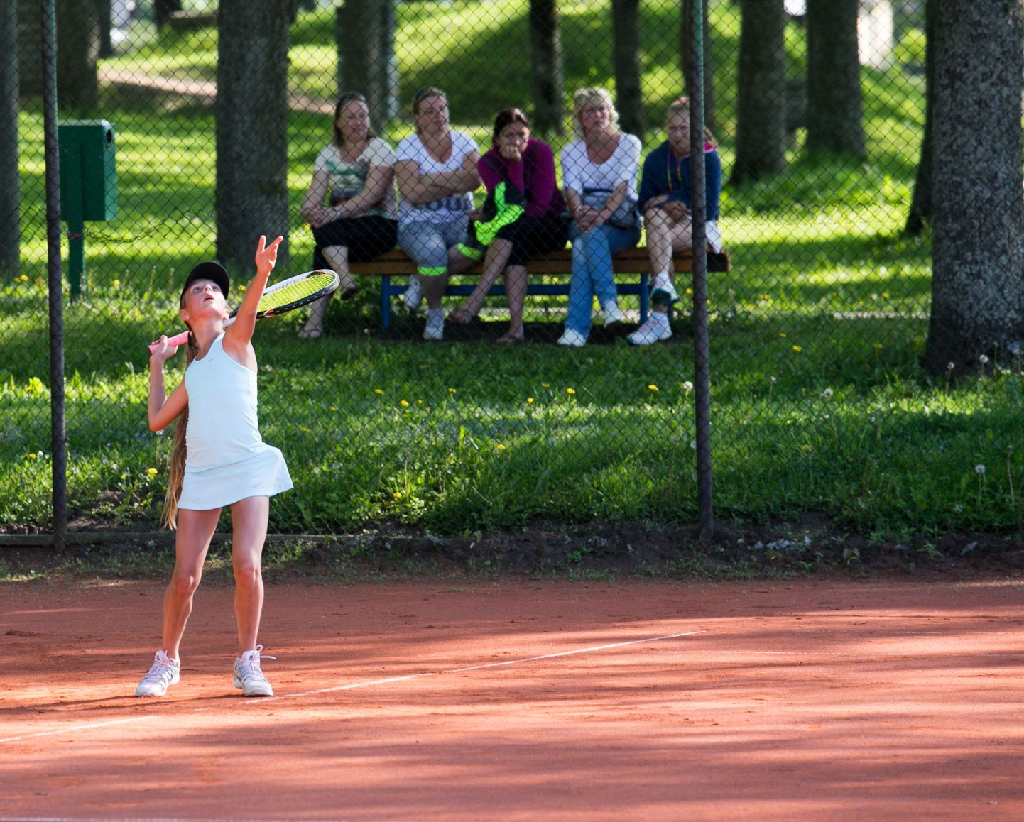 Tenniseväljakul peetakse rahvusvahelist võistlust