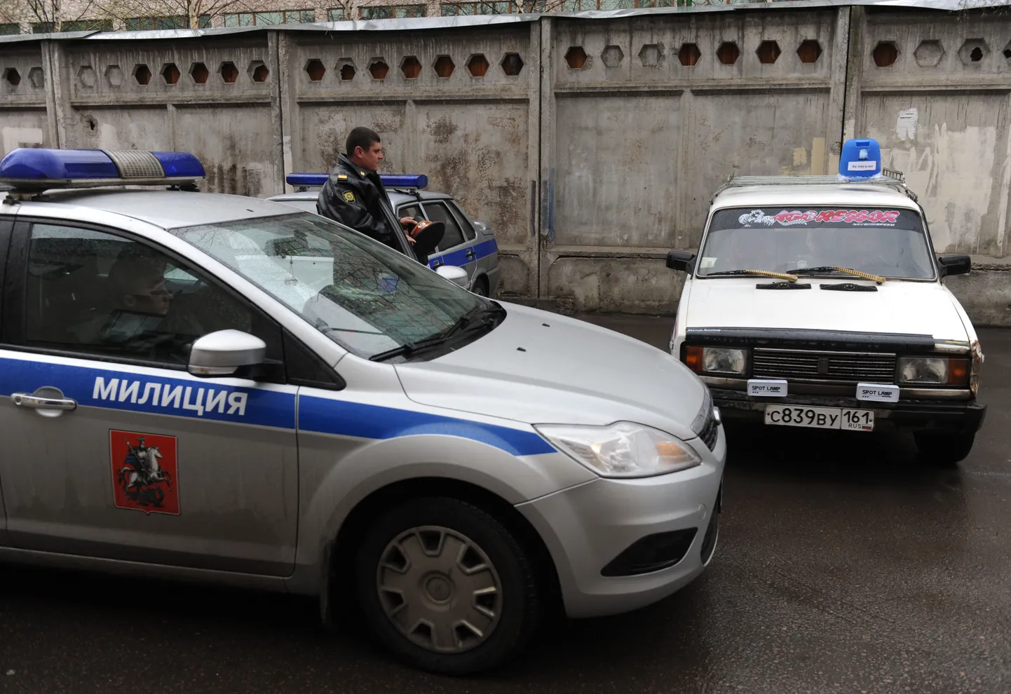 Vene miilitsaautod