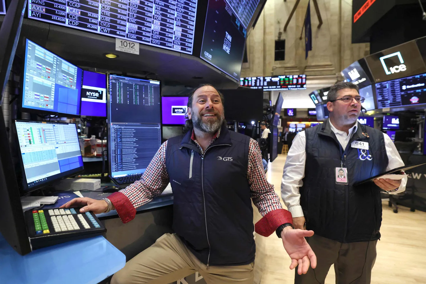 NYSE kauplejad avakella ajal, 11. aprill 2025.