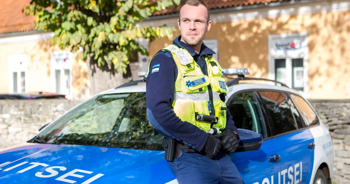 Saaremaa politseinikud said teenistusristid