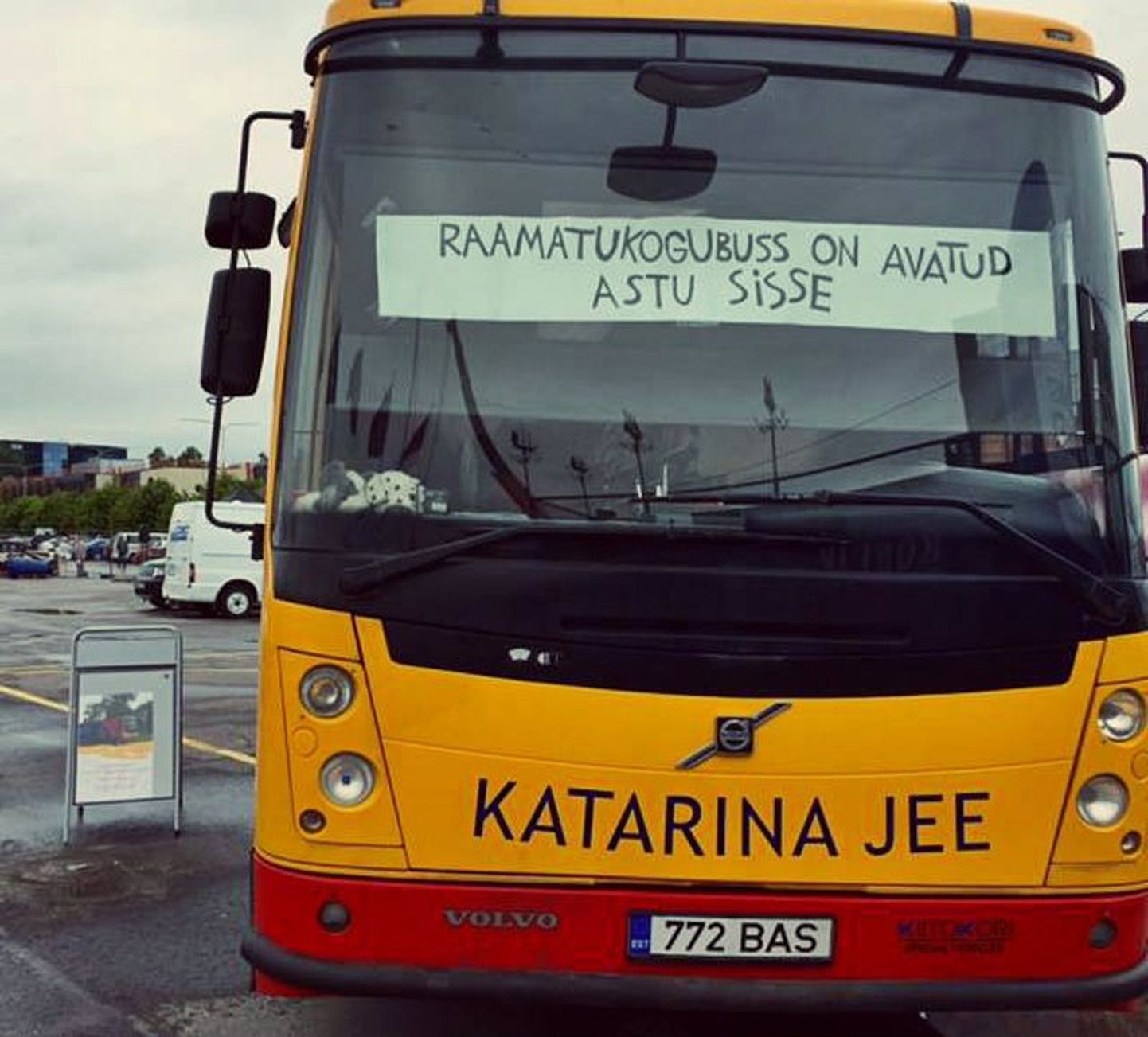 Eesti ainus raamatukogubuss Katarina Jee on võtnud ette paaripäevase ringsõidu, mille käigus külastatakse ka Lääne-Virumaad.