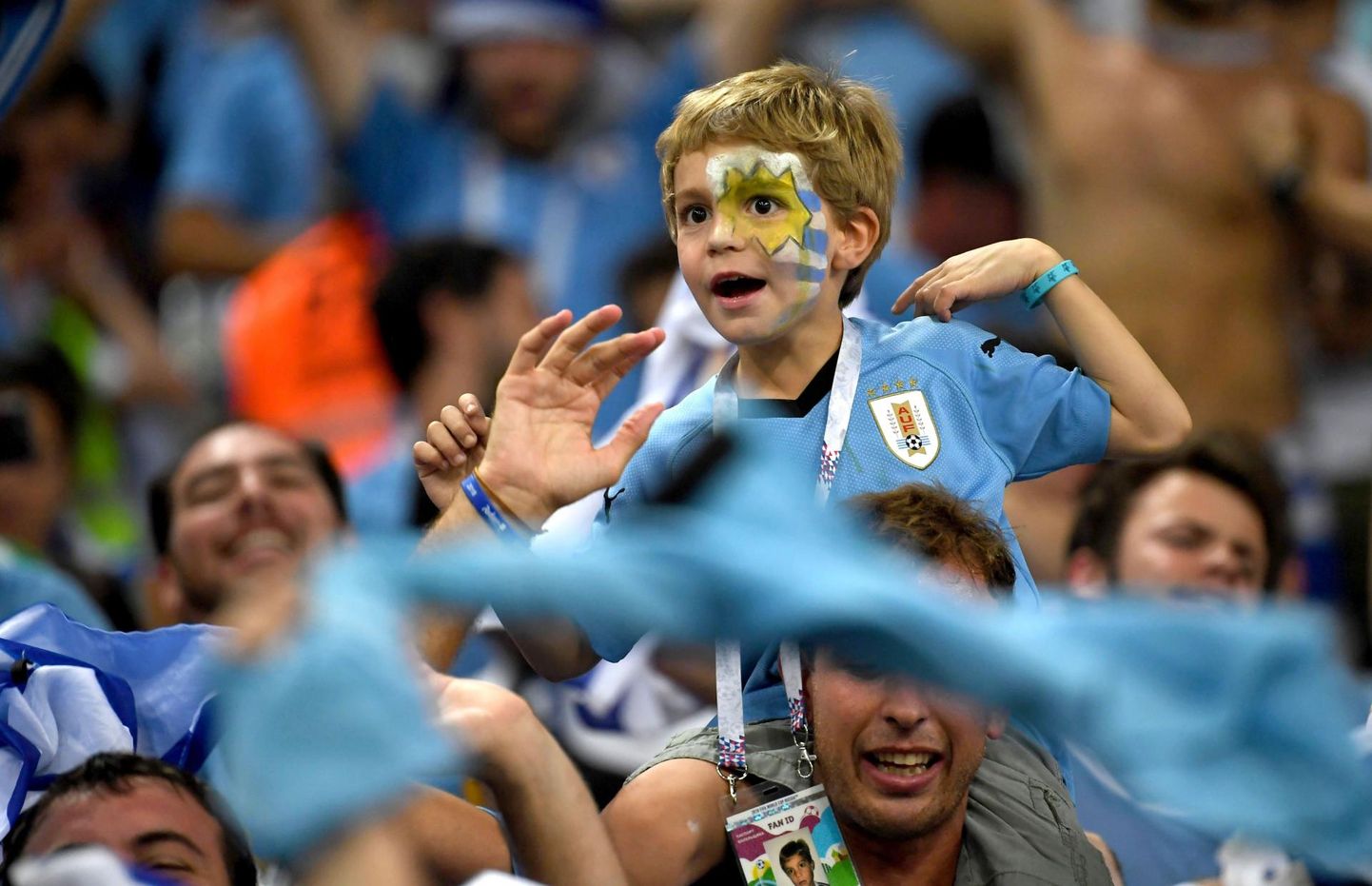 3,5 miljoni elanikuga Uruguay on maailmameistrite seas väikseim. Kuigi eelmine tiitel võideti 1950. aastal, on riigi jalgpalli kultuurikiht sedavõrd rammus, et lubab tiitlit püüda ka praegu. 2010 jõuti poolfinaali, täna sihitakse Prantsusmaa vastu sama.