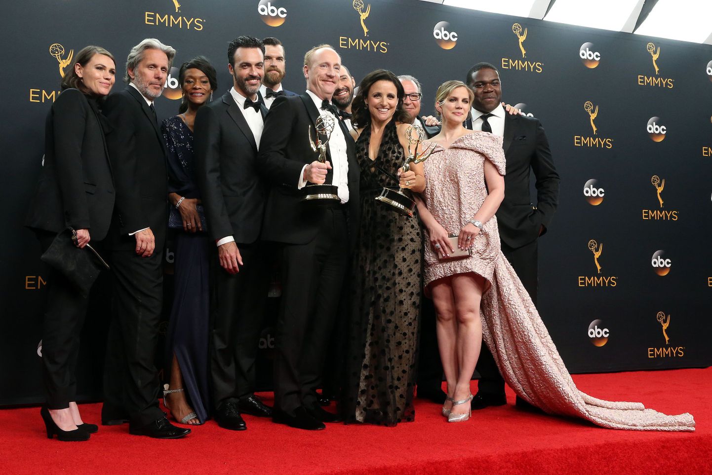 18 September 2016 - Los Angeles, California - Sarah Sutherland, Gary Cole, Sufe Bradshaw, Reid Scott, Matt Walsh, Timothy Simons, Julia Louis-Dreyfus, Tony Hale, Kevin Dunn, Anna Chlumsky and Sam Richardson, winners of Best Comedy Series for 'Veep'. 68th Annual Primetime Emmy Awards held at Microsoft Theater. Photo Credit: AdMedia *** Please Use Credit from Credit Field ***