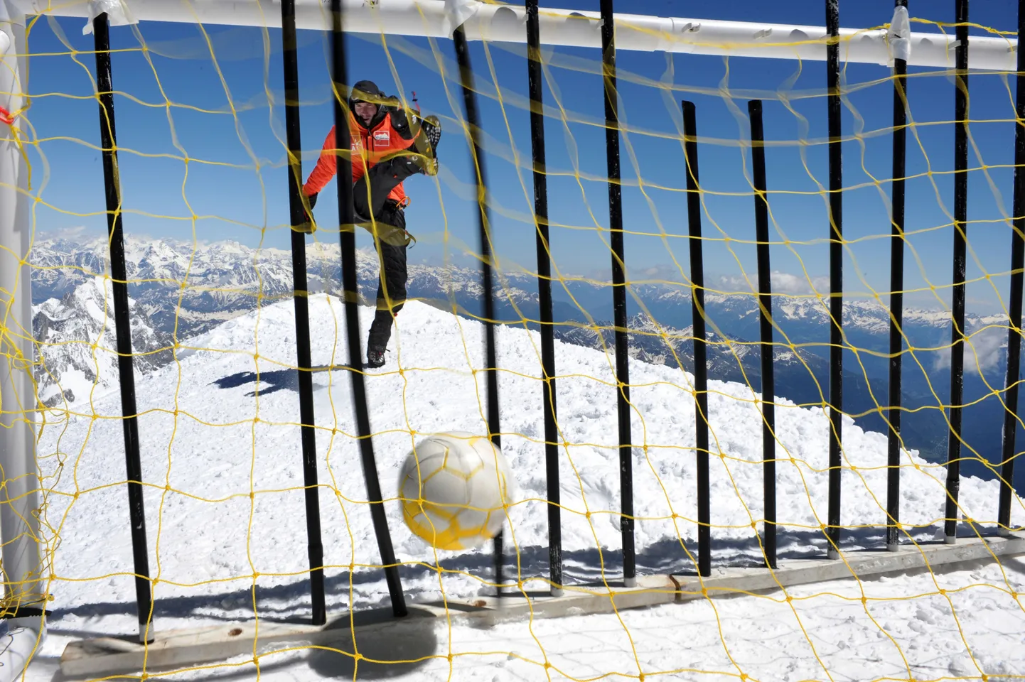 Zinedine Zidane lõi Mont Blanci tipus värava.