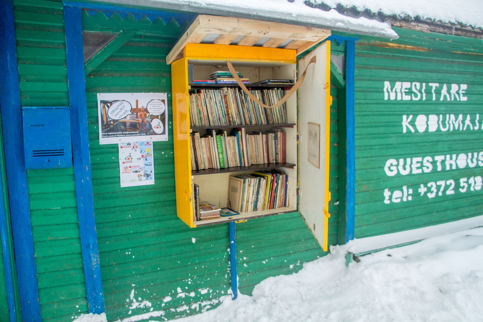 Varnjas avas Mesi tare Sibulatee esimese tänavaraamatukogu.