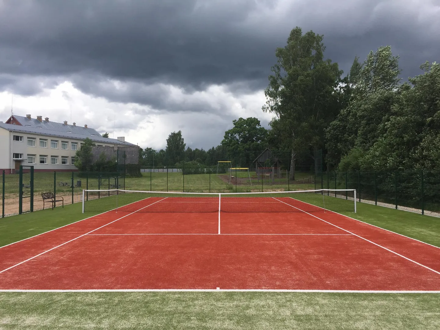 Rõuge esimene avalik tenniseväljak sündis 4,5 aastaga.