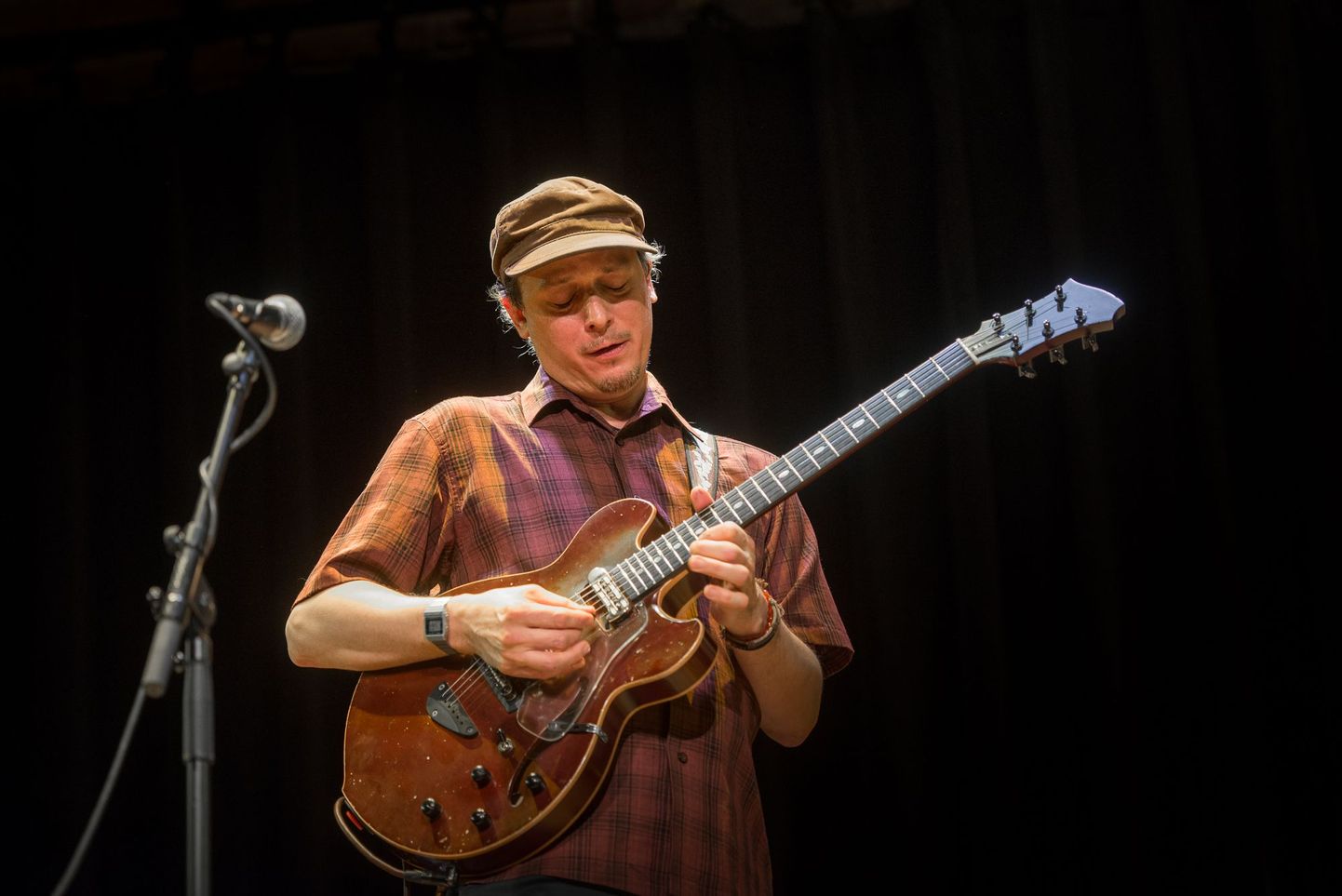 Kurt Rosenwinkel Viljandi kitarrifestivalil esinemas.