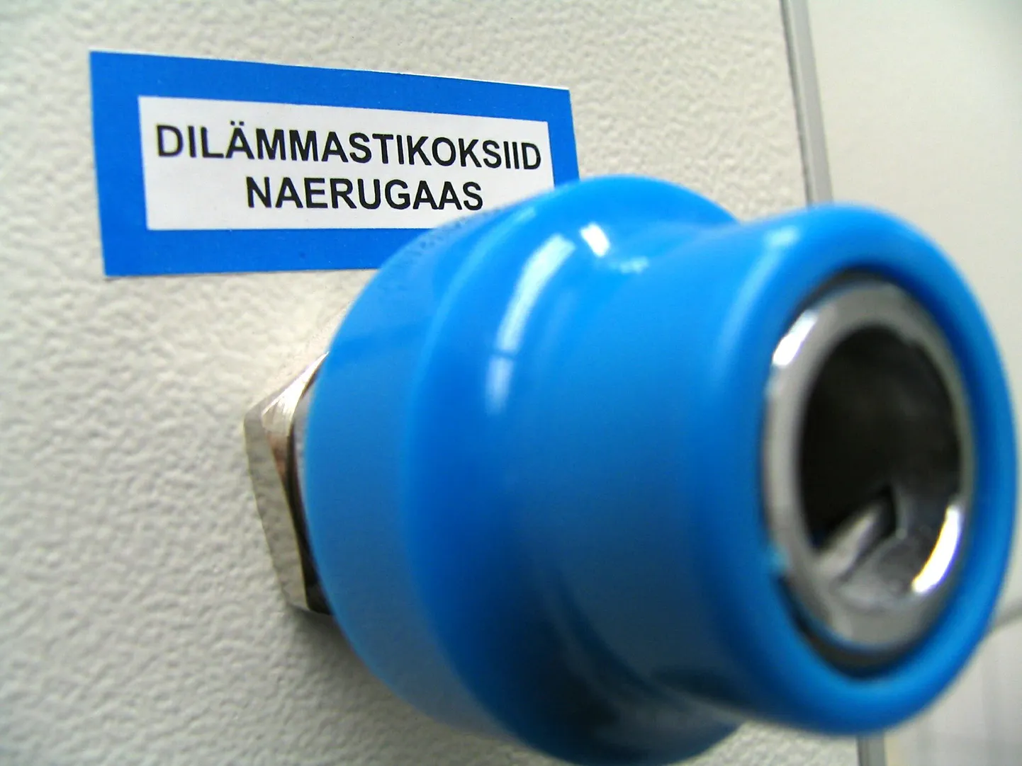 Naerugaasi kasutatakse sünnitusel valude leevendamiseks.