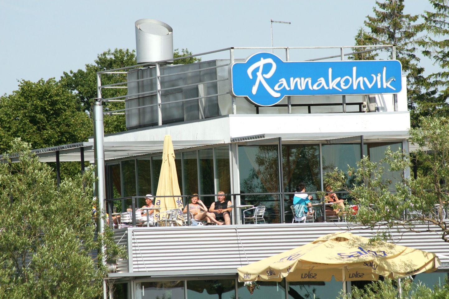 Rannakohvik Pärnu rannas.