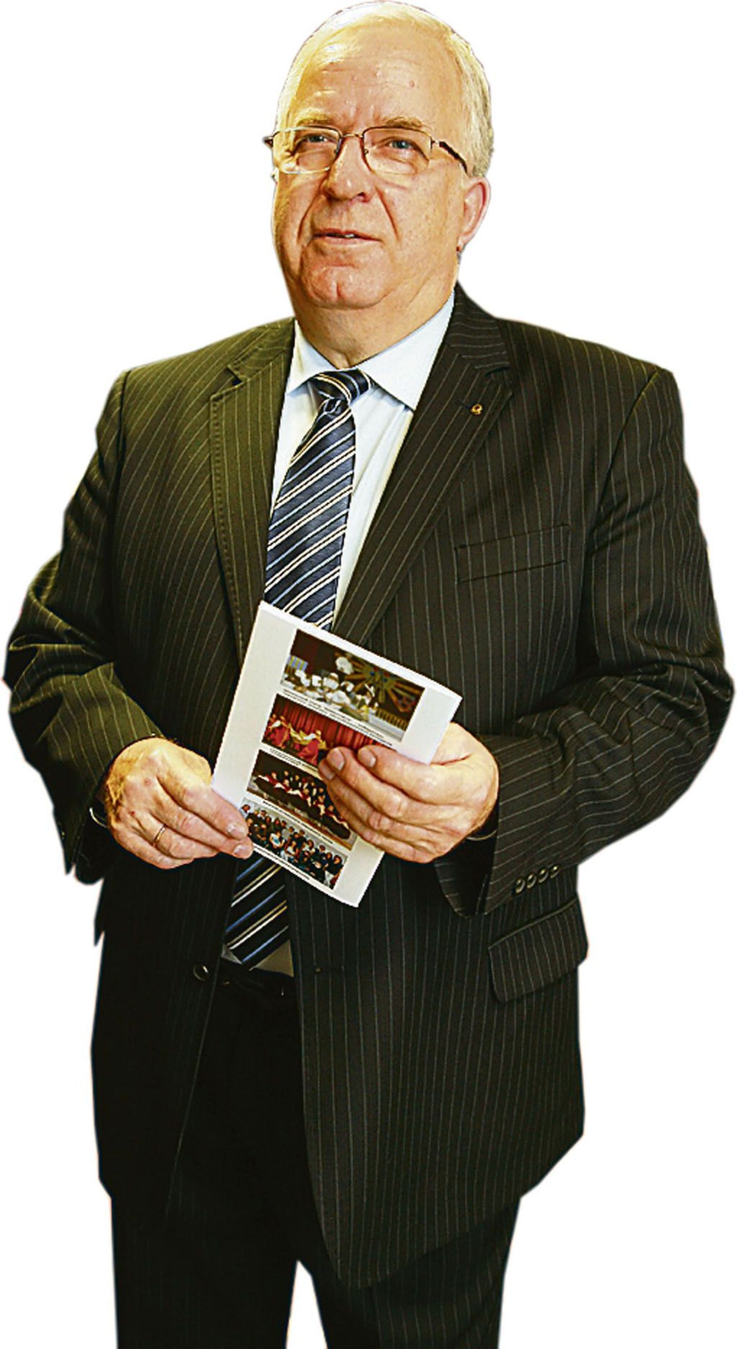 Vladimir Klevtsov, Vene gümnaasiumi direktor.