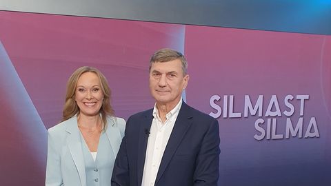 SILMAST SILMA ⟩ Andrus Ansip kõnnib pärast hüppeliigese murdu karkudega