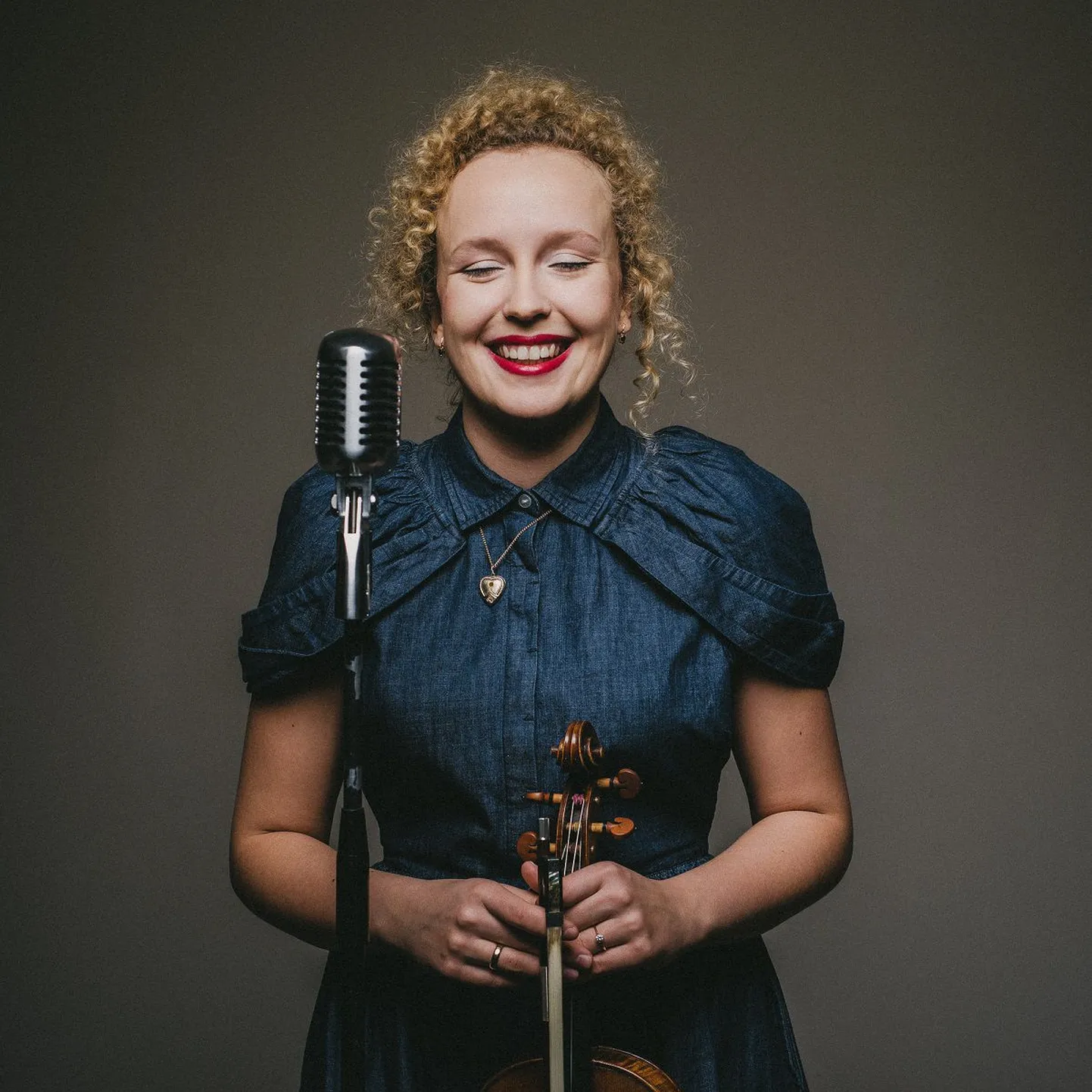 Curly Strings
Eeva Talsi