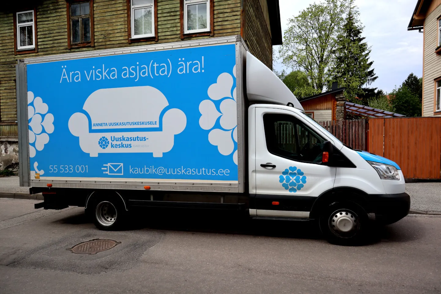 Uuskasutuskeskuse kaubik tuleb kogutud asjadele järgi