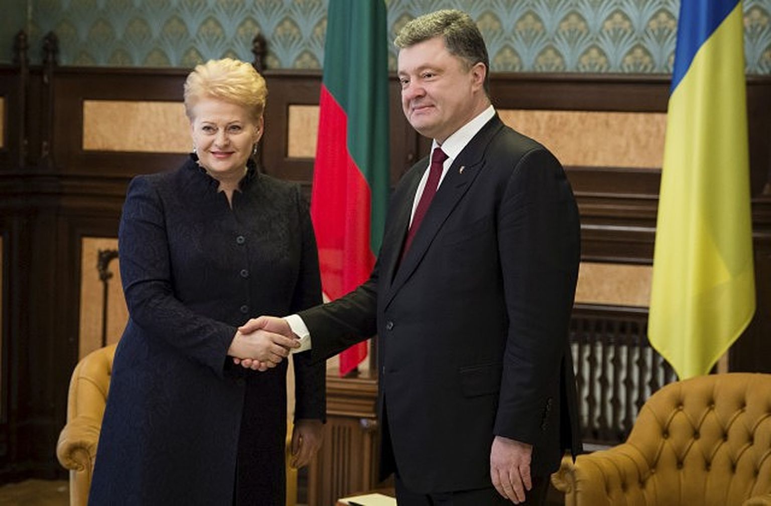 Ukrainas prezidents Petro Porošenko un Lietuvas prezidente Daļa Grībauskaite