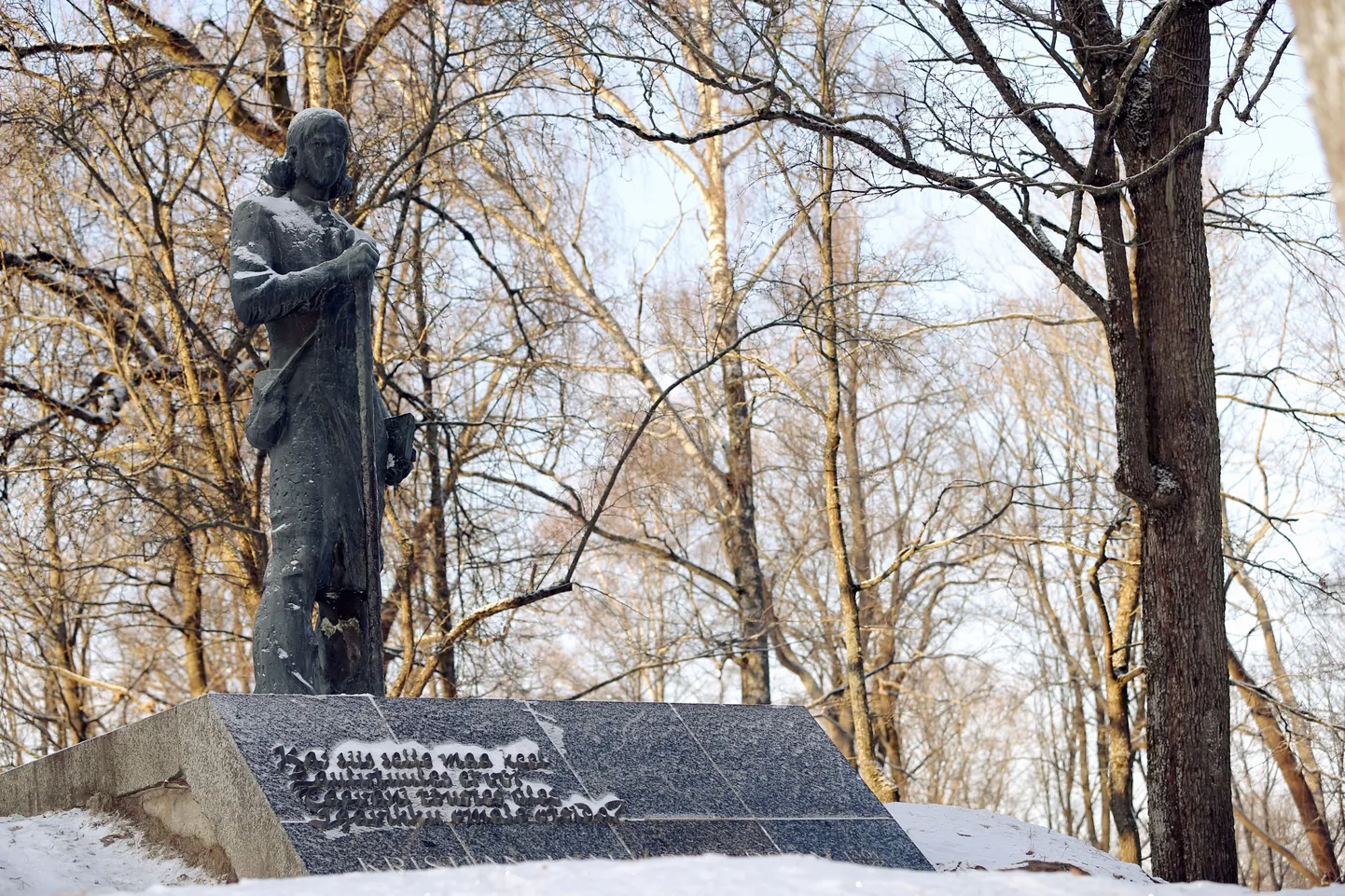 TRT01: KRISTJAN JAAK PETERSON : TARTU, EESTI, 17JAN14 -  
Pildil Kristjan Jaak Petersoni skulptuur Toomemäel.
ma/Foto MARGUS ANSU POSTIMEES