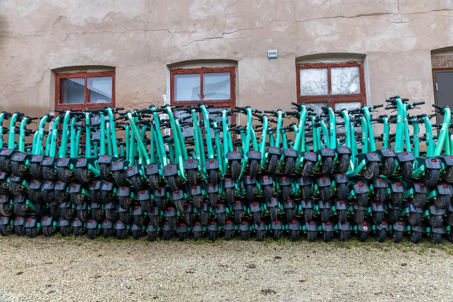 Meenutus eelmise aasta sügisest, kui tõukerattad Viljandist talveks kokku korjati.