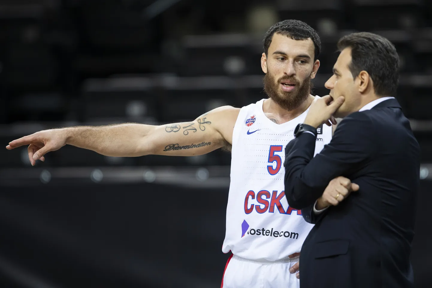 Mike James (vasakul) ja Dmitrios Itoudis jagasid hooaja jooksul korralikult maid, peale jäi peatreener.