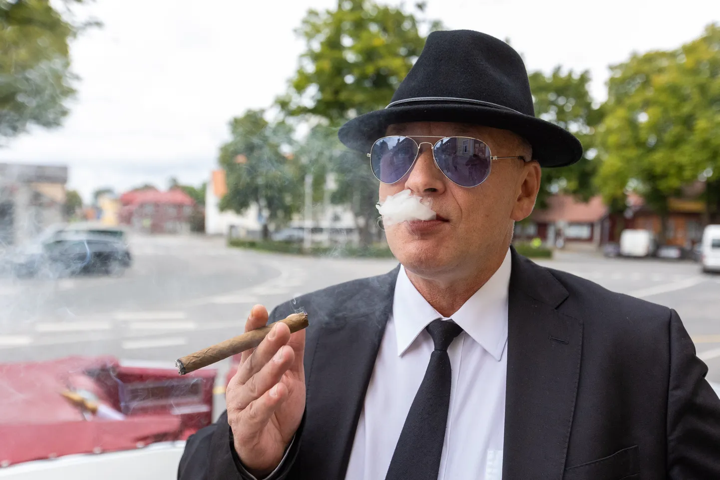 Hübriidne mees: temagi organismis põleb mitu kütust samal ajal. Keegi ei tuleks ju selle peale, et hakata inimesele ette heitma, kui ta ostab leiba, sigareid ja viina samal ajal.