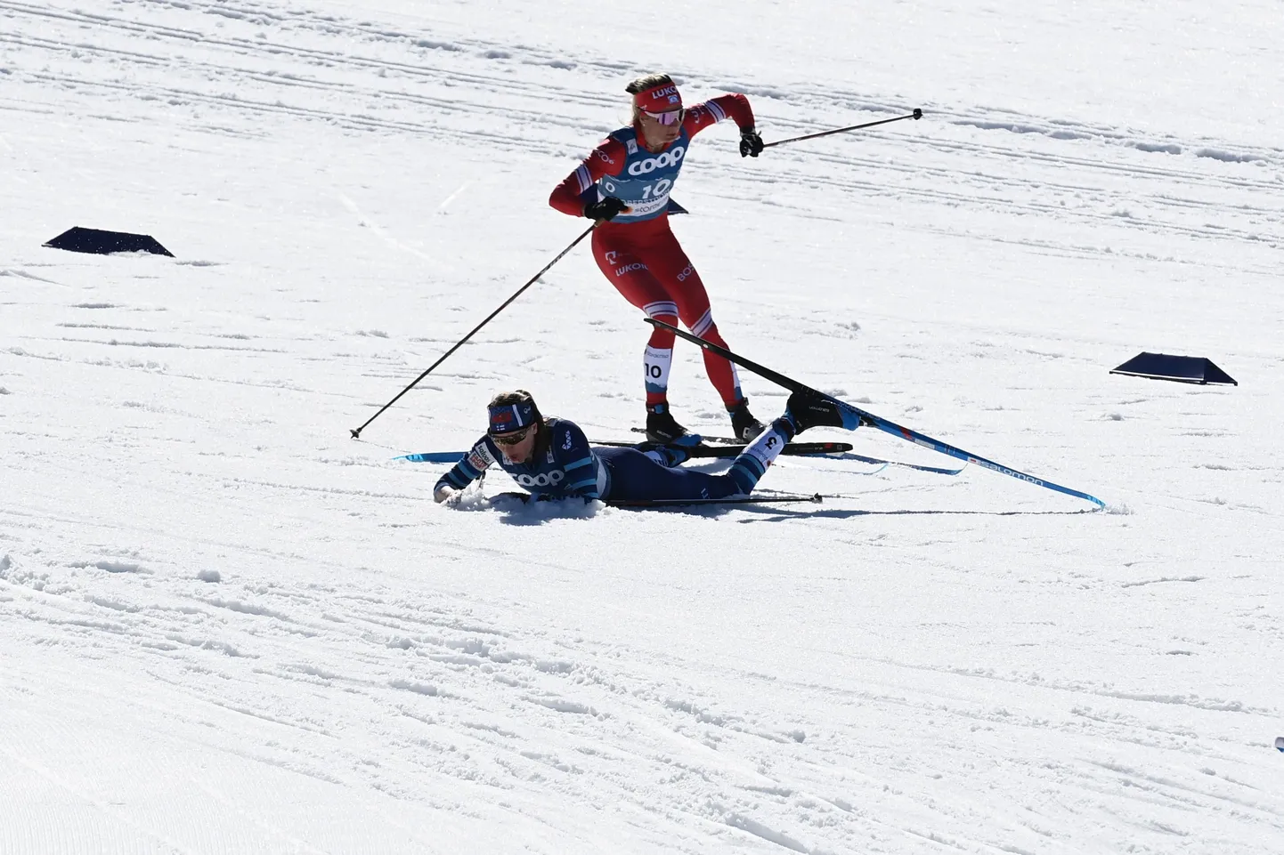 Tatjana Sorina (püsti).