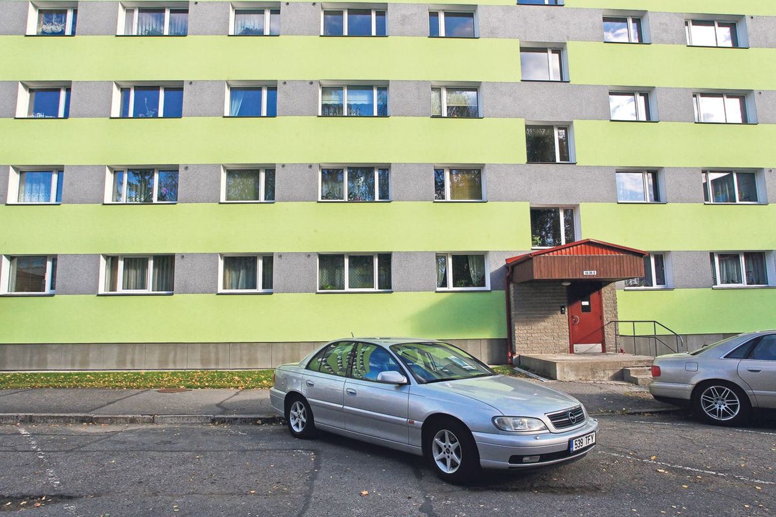 Anne 75 majas läheb 46 000-eurose alghinnaga enam­­pakkumisele Tartu linnale kuuluv kolmetoaline korter.
Kroonuaia 15 majas läheb 23 000-eurose alghinnaga enampakkumisele Tartu linnale kuuluv ahiküttega kahetoaline korter.