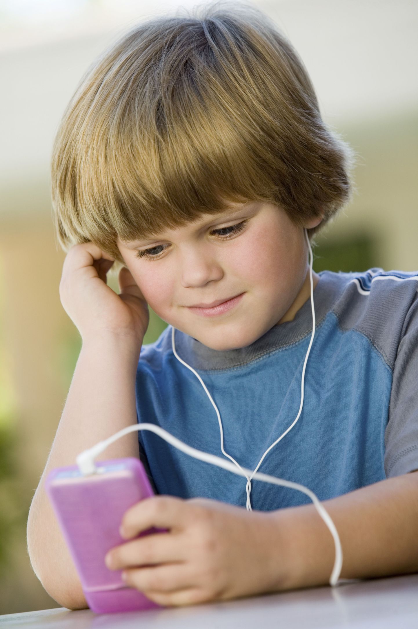 Pidev valju muusika kuulamine kõrvaklappidega võib viia juba noores eas püsiva kuulmiskahjustuseni.