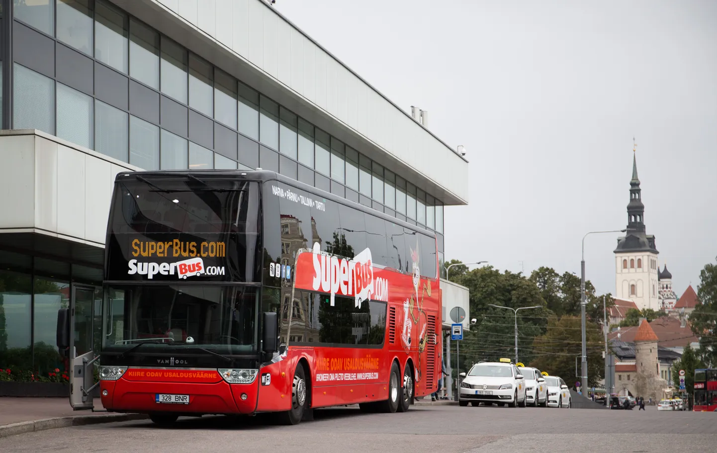 Автобус Superbus.