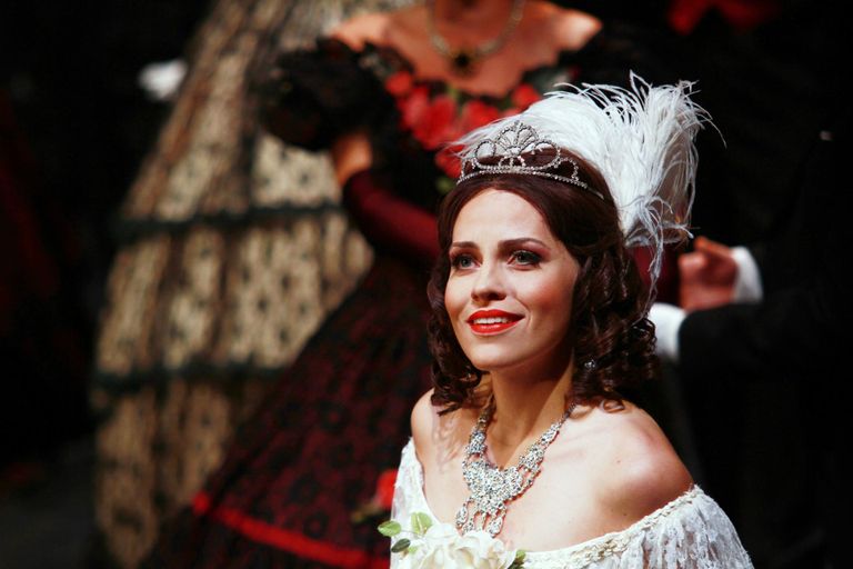 Kristel Pärtna Violettana lavastuses "La traviata".