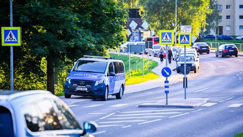 13-aastane poiss sai Viljandis ülekäigurajal auto löögist vigastada
