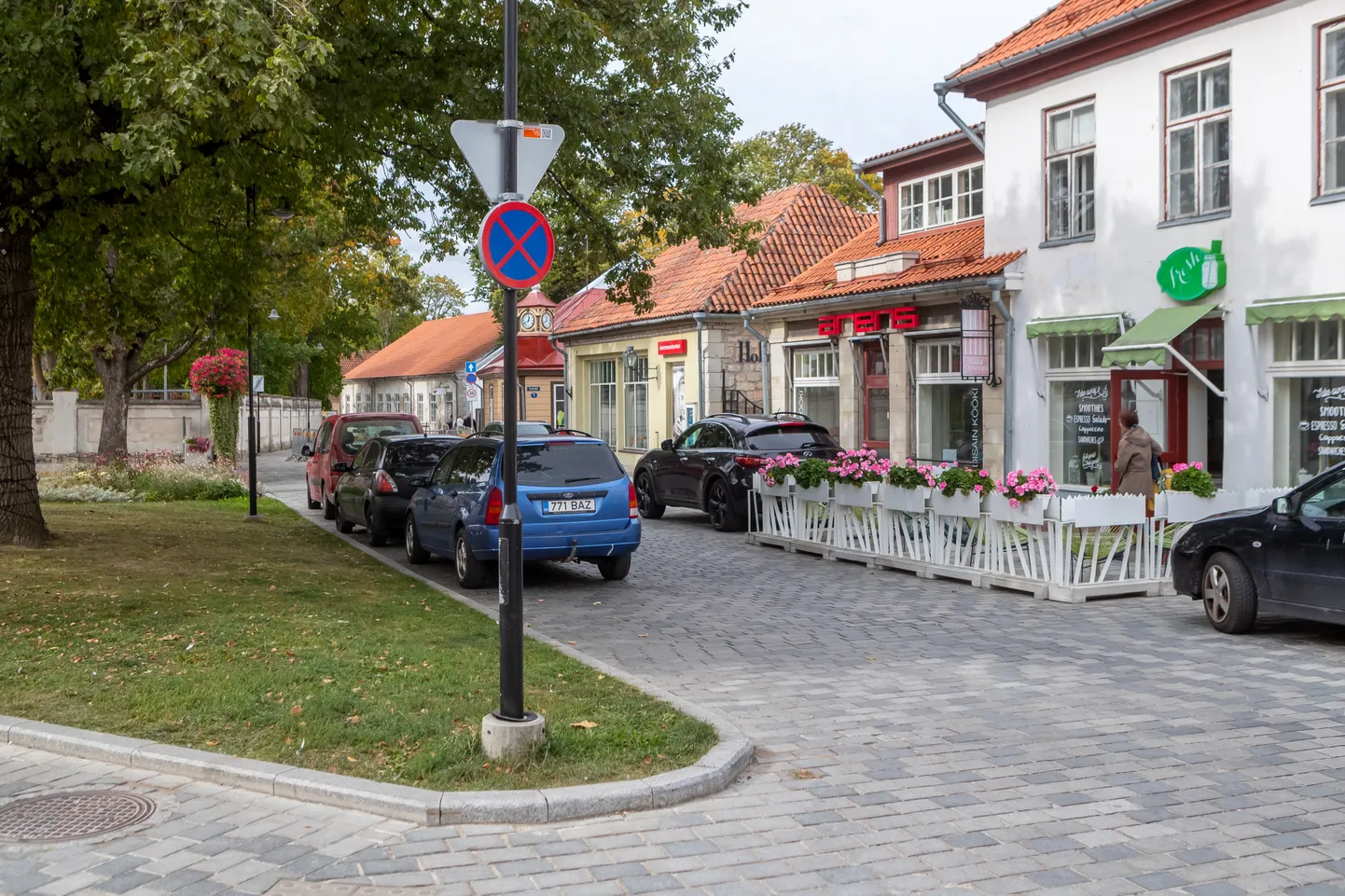 MIDA SEE MÄRK KEELAB? Tihti rõhuvad eksinud autojuhid sellele, et märk kehtiks justkui Lossi tänavale, kus see paikneb sõidusuuna-poolsel tänavaosal.