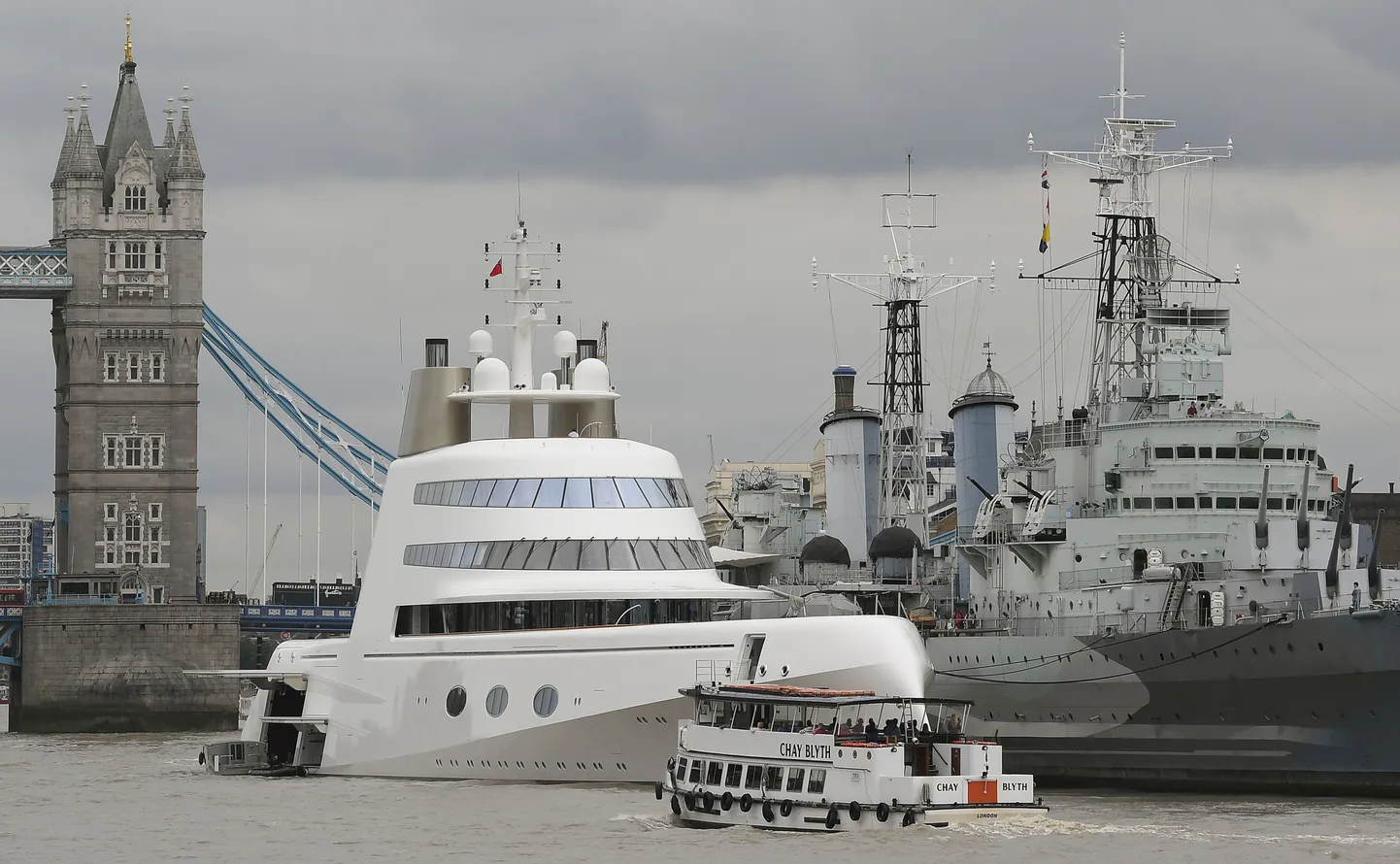 Motor Yacht A Londonis.