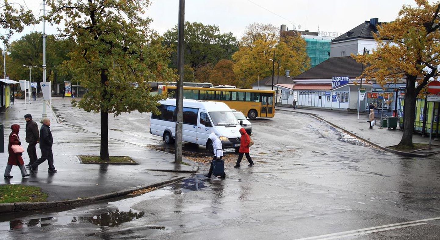 Maaliinide bussijaam kujundatakse ümber nii, et reisijad ei pea enam bussi vihma käes ootama.