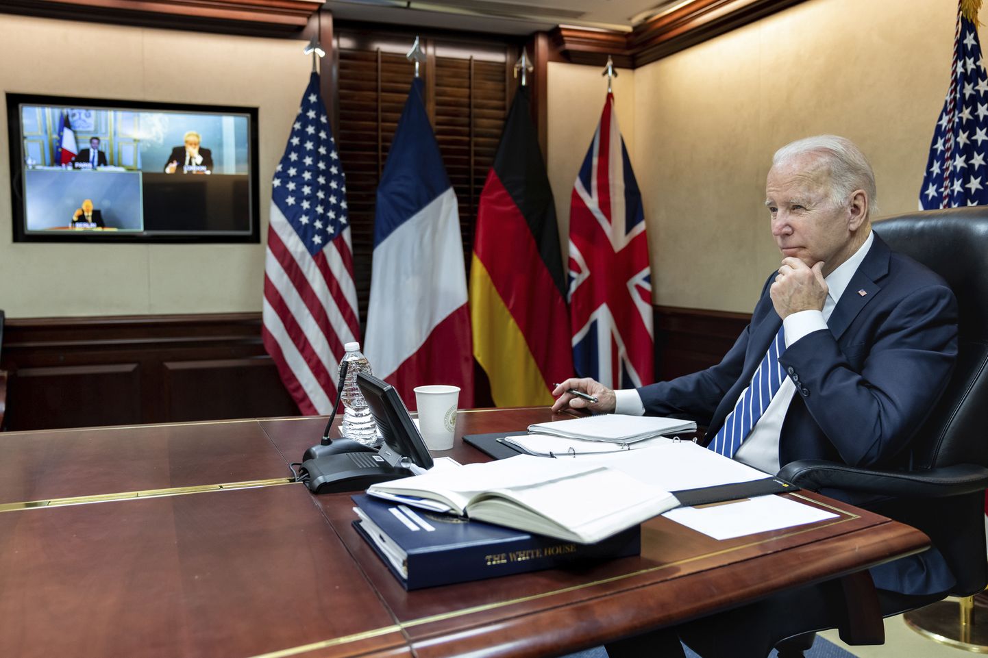Joe Biden videokonverentsil liitlastega.
