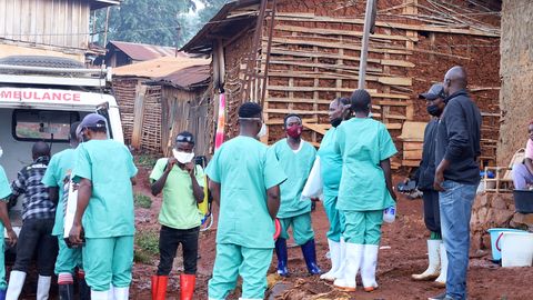 Ebola tõvekoldes võtavad maad surmahirm ja kohalikud «antivakserid»