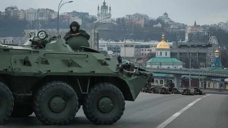 Тяжелая техника украинской армии в Киеве