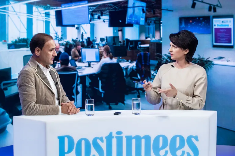 Студия Postimees: ненависть на национальной почве после аварии на Лаагна-теэ – откуда это взялось? Одежда ведущей: Diana Arno