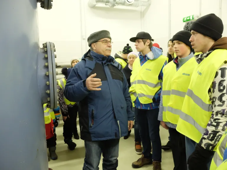 Järve kooli õpilased ASis Võru Vesi.